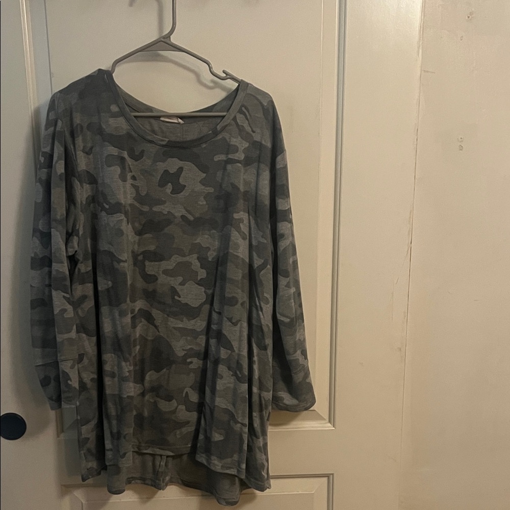 Jane and Delancey Gray Camo Long Sleeve Top